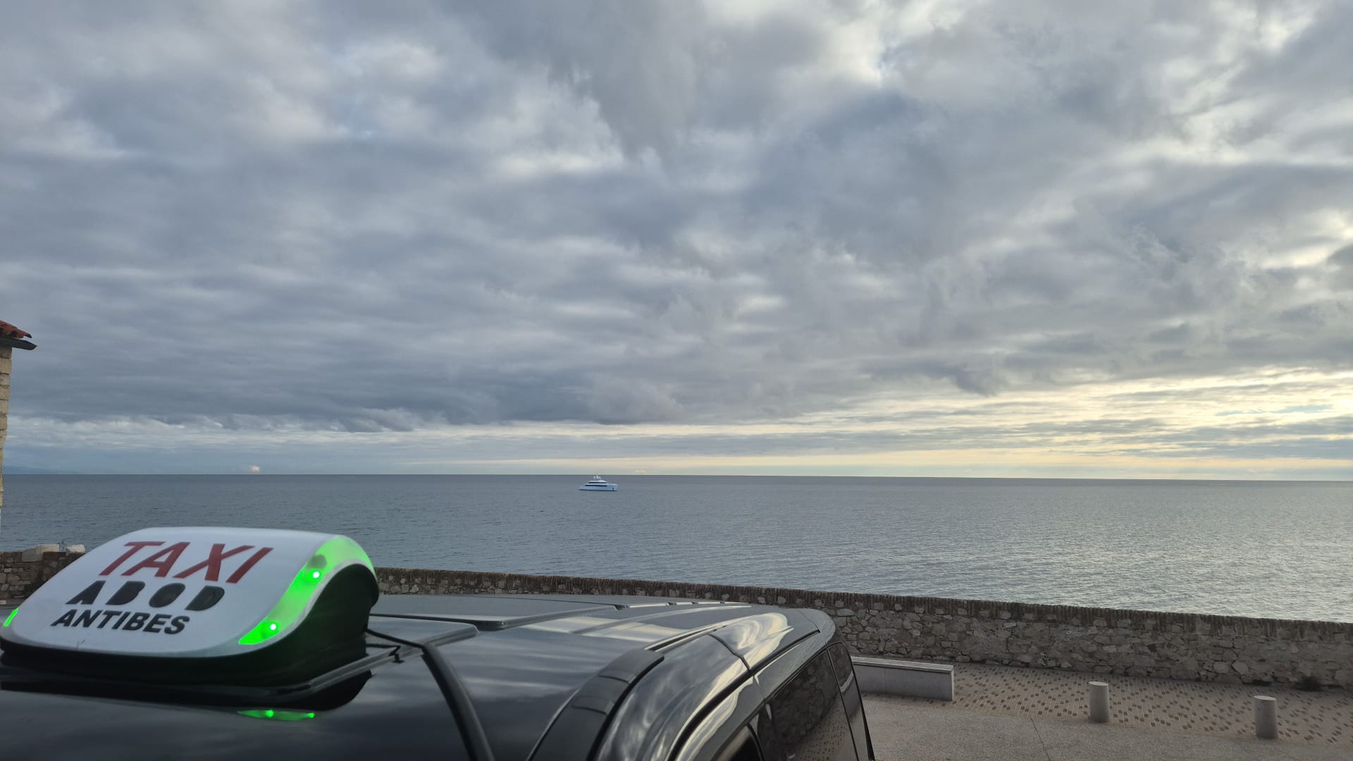 Que faire à Antibes quand il pleut ? Guide complet 2026 (activités, musées, spas, idées locales)