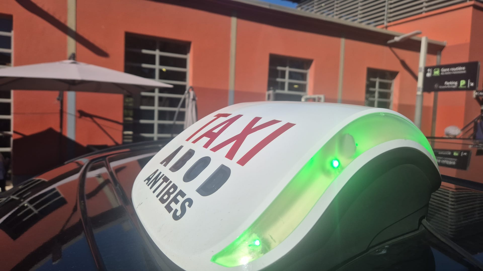 Taxi Gare Antibes – Réservation 24/7 depuis la gare SNCF
