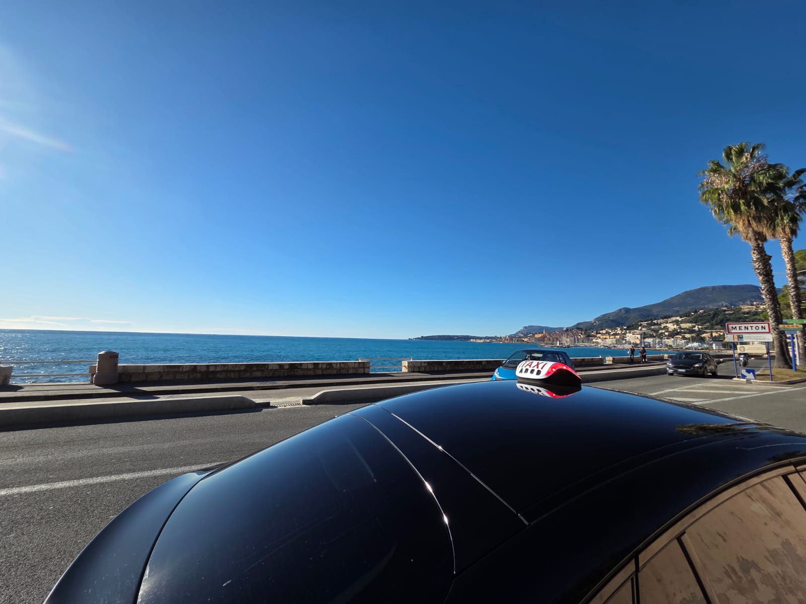 Taxi Antibes → Menton : Transfert Premium vers la Perle de la France et le Festival du Citron