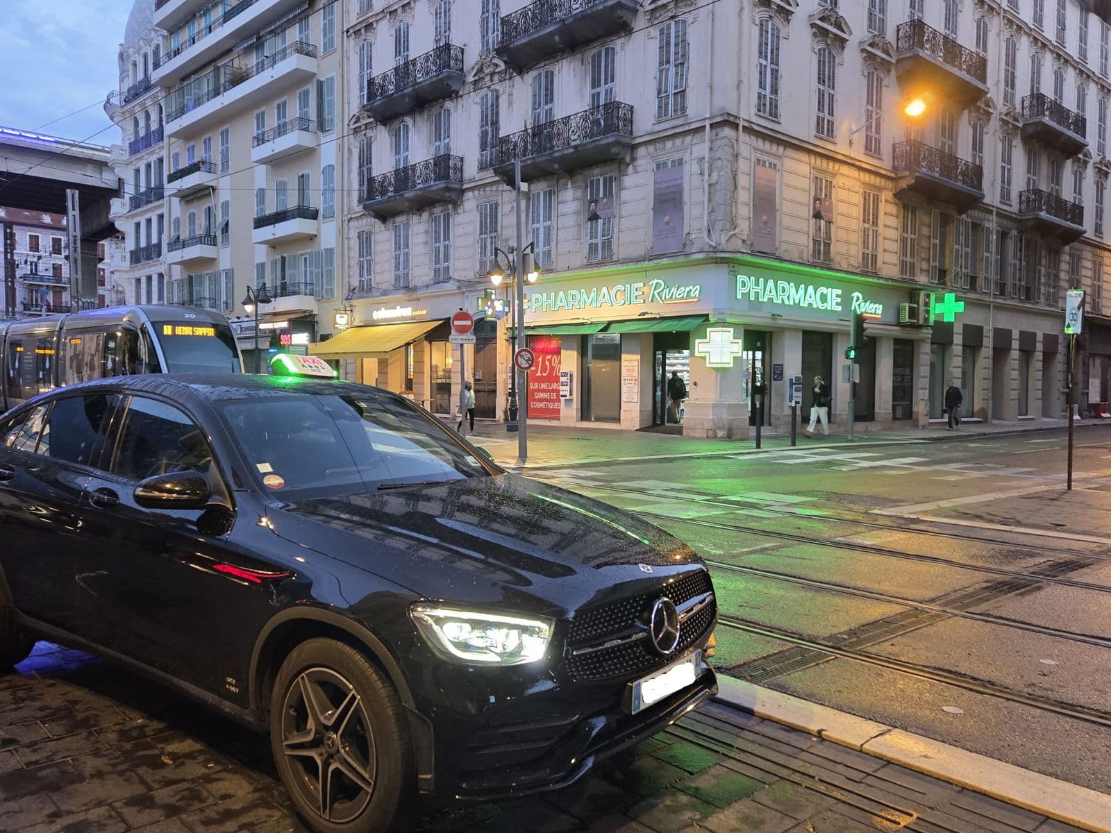 Taxi conventionné CPAM Antibes vers hôpitaux de Nice