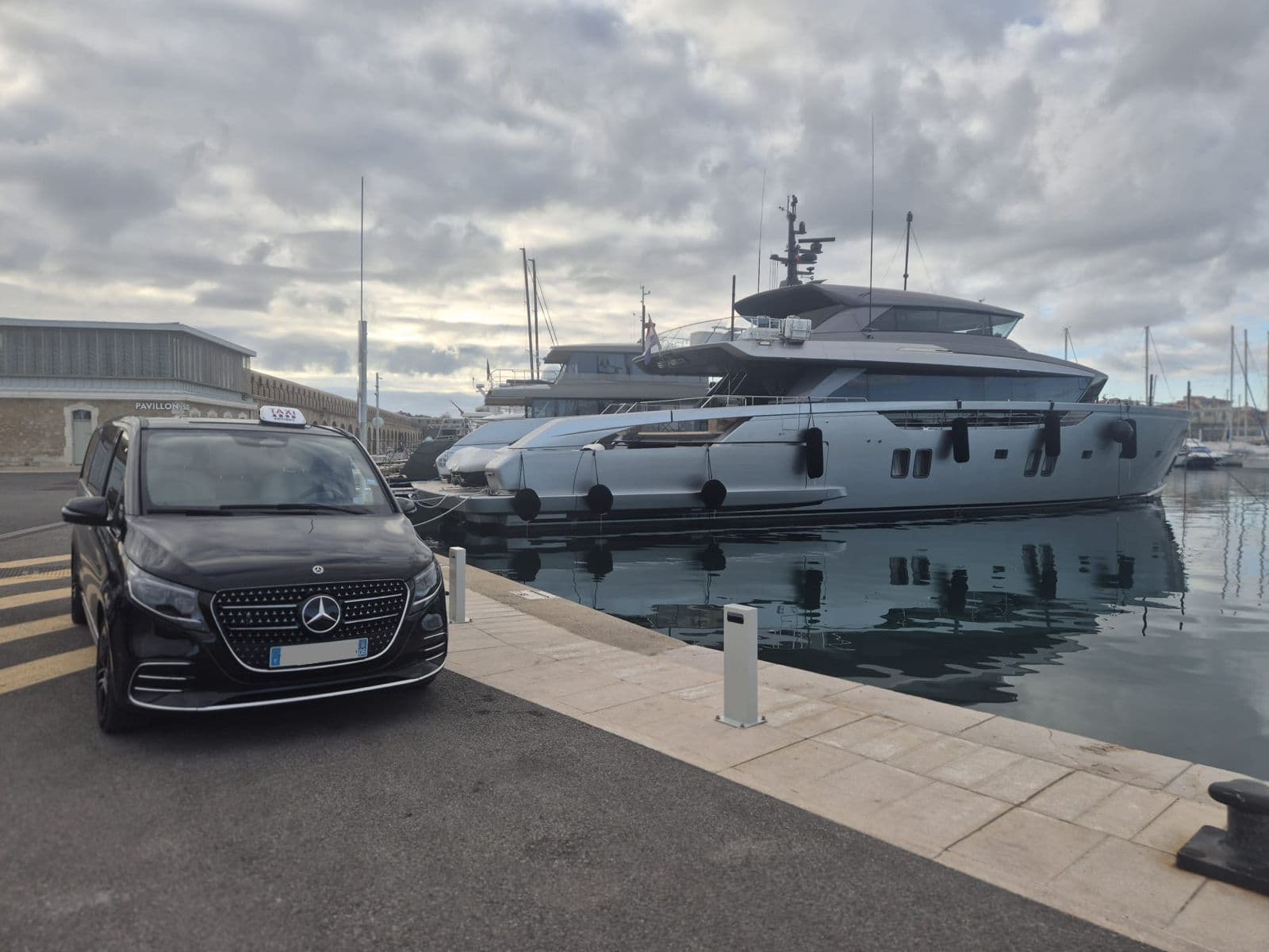 Taxi Antibes Port Vauban : Transfert vers le Plus Grand Port de Plaisance d'Europe – Guide 2026