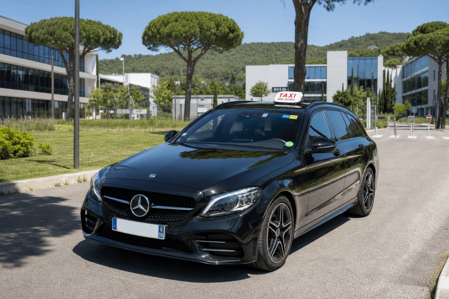 Taxi Antibes → Sophia Antipolis : transfert vers la technopole – Guide 2026