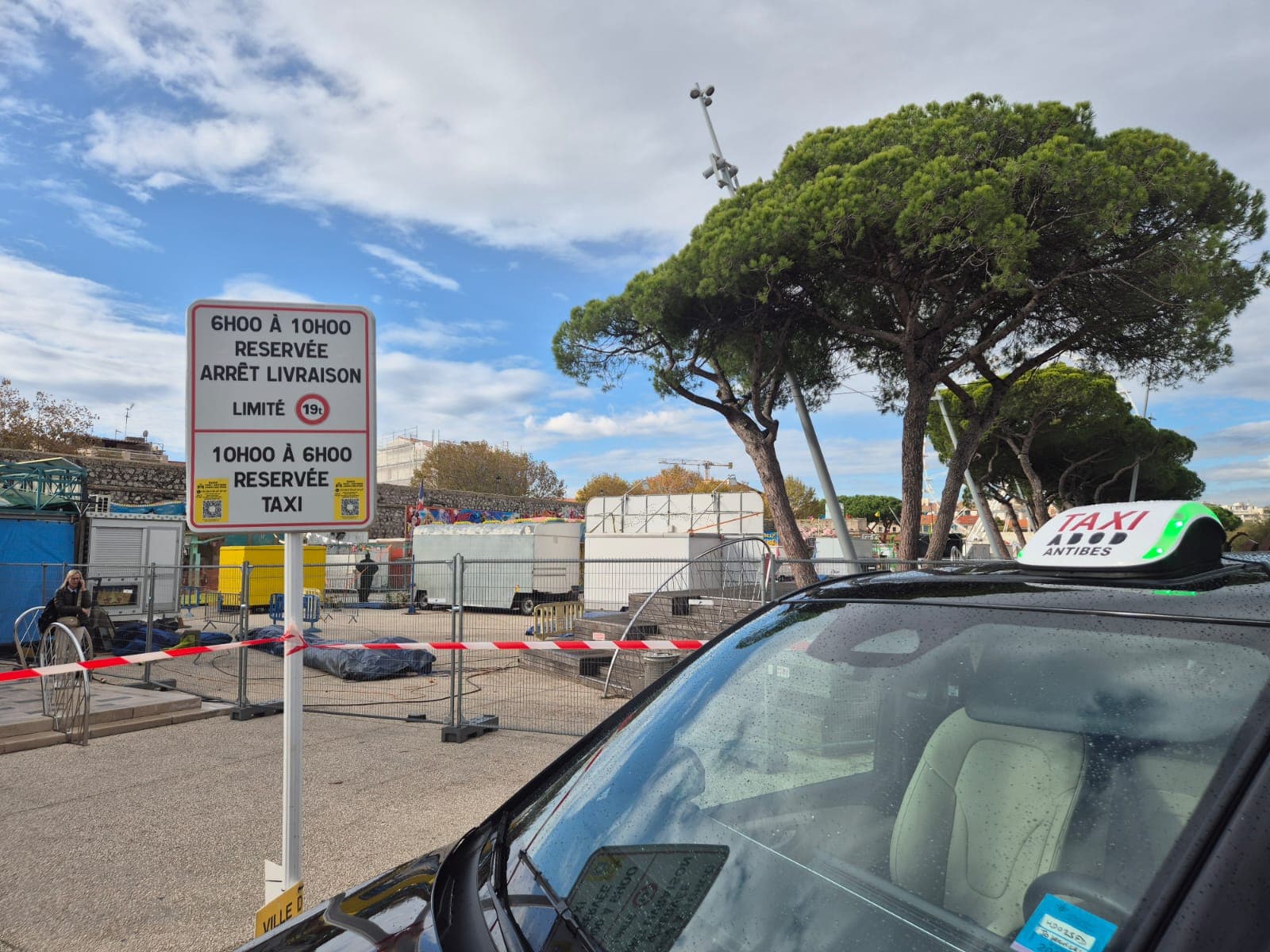 Où se Garer à Antibes en 2026 : Parkings, Zones Bleues, Tarifs, Astuces