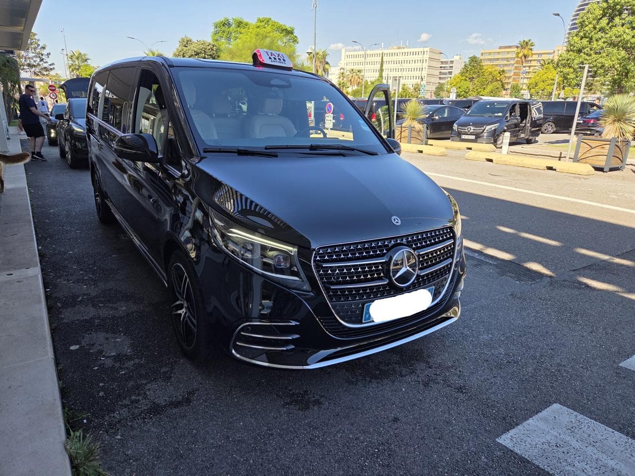 Chauffeur privé Taxi Antibes