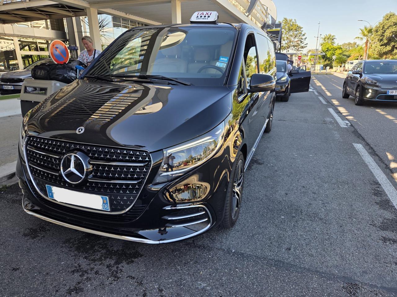 Mercedes Classe V pour transferts aéroport Nice