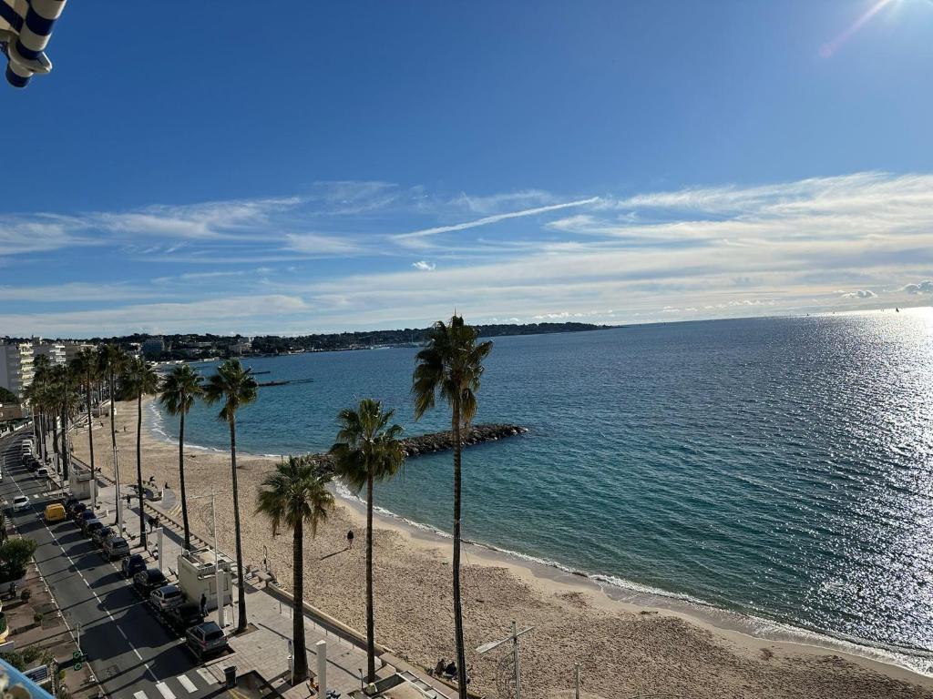 Promenade du front de mer à Antibes